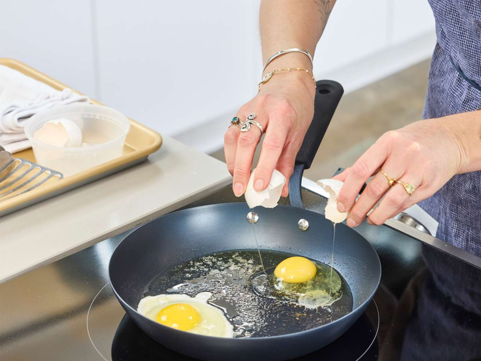 Product Development 4 Frying Pans