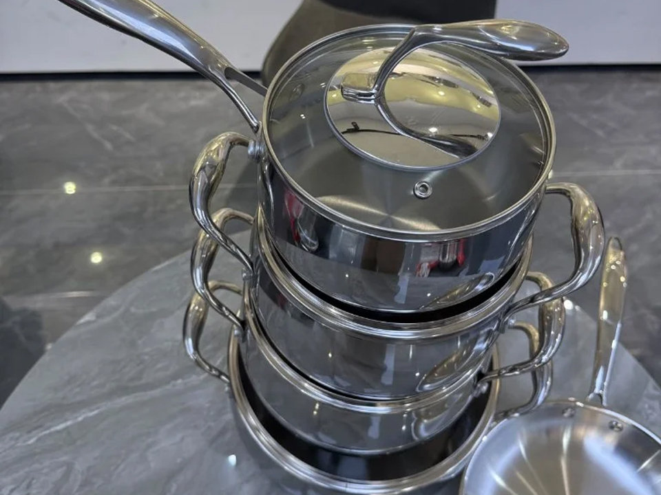 Stainless Cookware Sold in the EU
