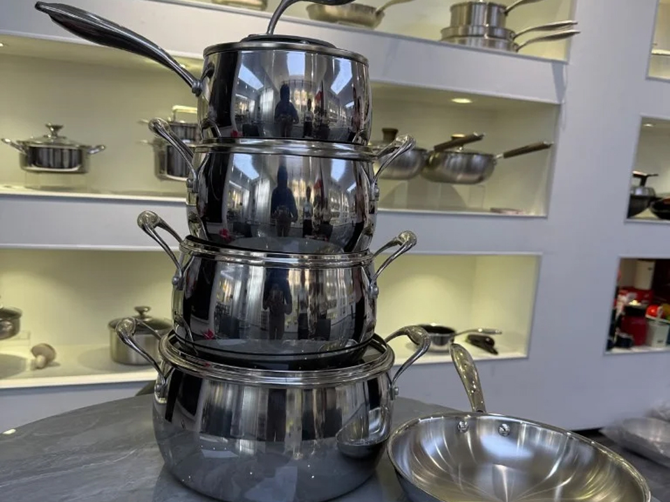 Stainless Cookware Sold in the EU